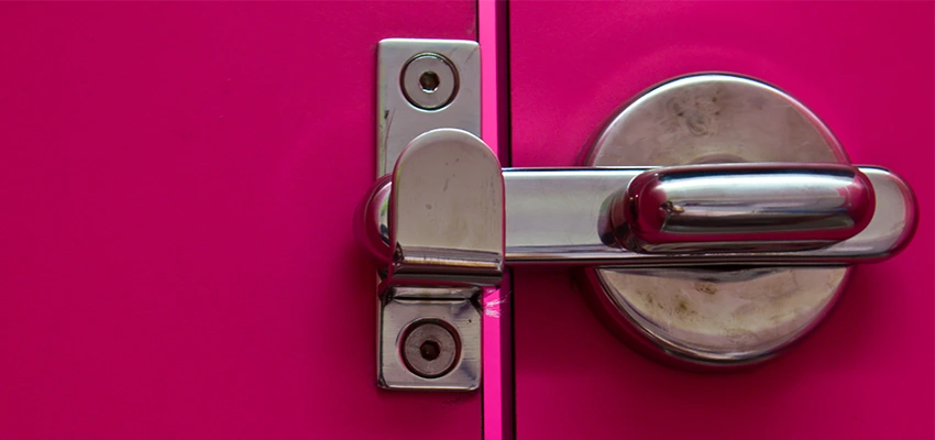 Childproof Gate Lock in Turlock, California